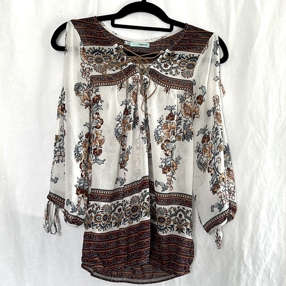 ⭐️ Maurices sheer floral boho blouse suede lace tie cold shoulder split sleeve S - Picture 1 of 16